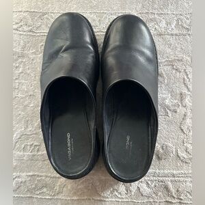 Vagabond Black Clogs
